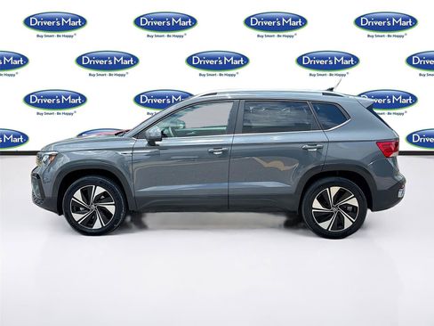 Used 2023 Volkswagen Taos SE w/ Panoramic Sunroof Package AWD/4WD image 4