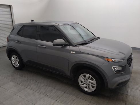 Used 2022 Hyundai Venue SE FWD image 11
