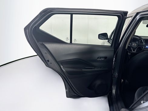 Used 2022 Nissan Kicks SV FWD image 26