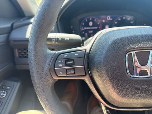 Used 2025 Honda Accord SE image 19