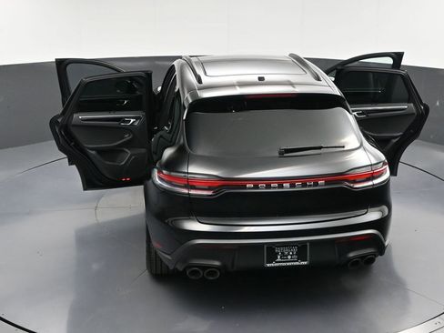 Certified 2026 Porsche Macan AWD/4WD image 33