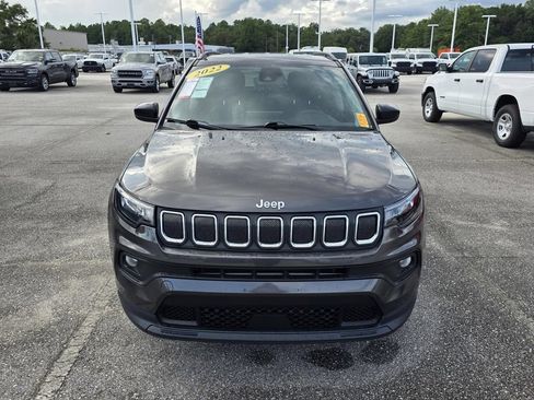 Used 2022 Jeep Compass Latitude AWD/4WD image 2