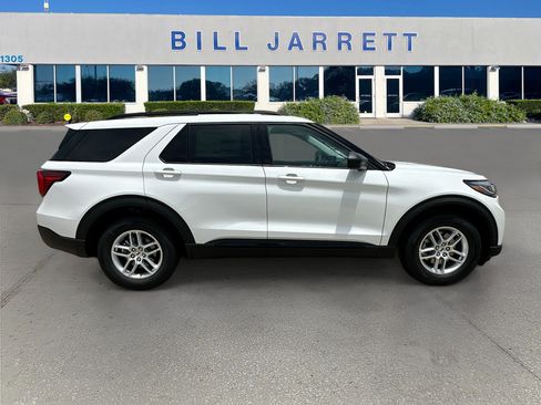 New 2026 Ford Explorer Active RWD image 3