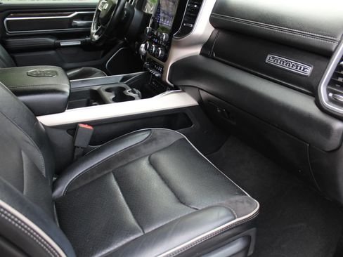 Used 2019 RAM 1500 Laramie AWD/4WD image 17