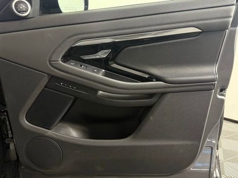 Used 2020 Land Rover Range Rover Evoque SE image 19