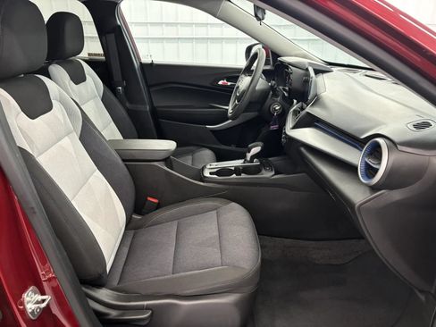 Used 2024 Chevrolet Trax LS w/ LS Convenience Package FWD image 32