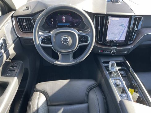 Used 2023 Volvo XC60 B5 Ultimate image 14