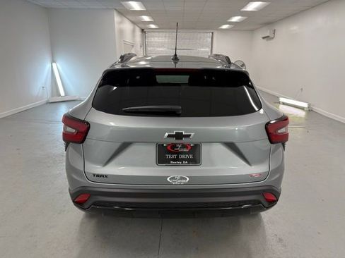 New 2026 Chevrolet Trax RS w/ Sunroof Package image 7