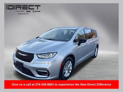New 2026 Chrysler Pacifica Select