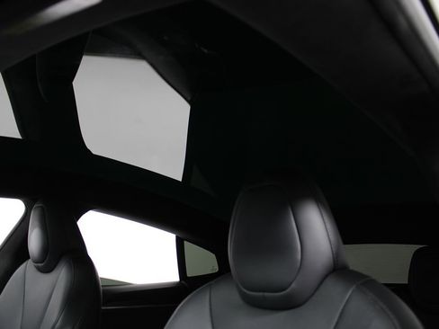 Used 2022 Tesla Model S Plaid image 9