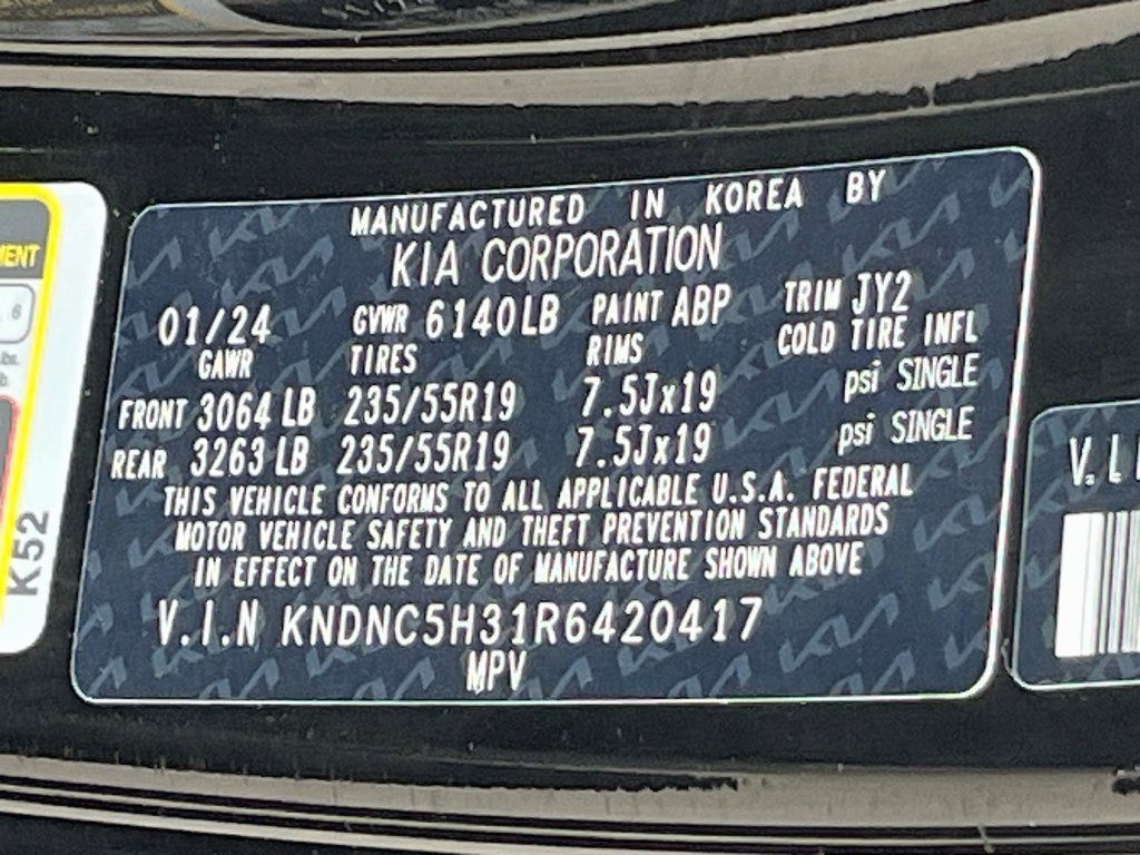 Used 2024 Kia Carnival EX FWD image 33