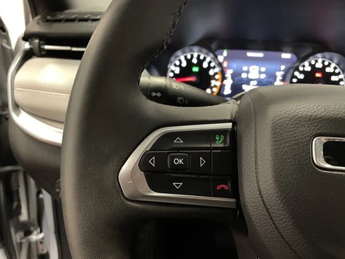 Used 2025 Jeep Compass Limited AWD/4WD image 21