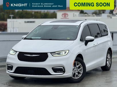 Used 2023 Chrysler Pacifica Touring-L