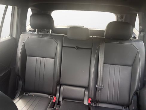 Certified 2024 Volkswagen Tiguan SE R-Line FWD image 12