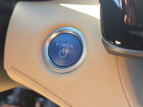 Used 2021 Toyota Highlander XLE FWD image 24