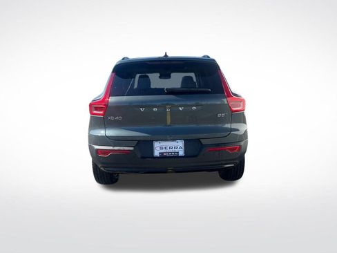 New 2026 Volvo XC40 B5 Plus w/ Climate Package image 4