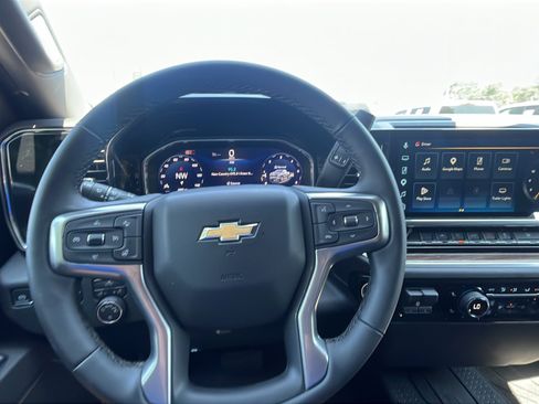 Used 2026 Chevrolet Silverado 1500 LT AWD/4WD image 12