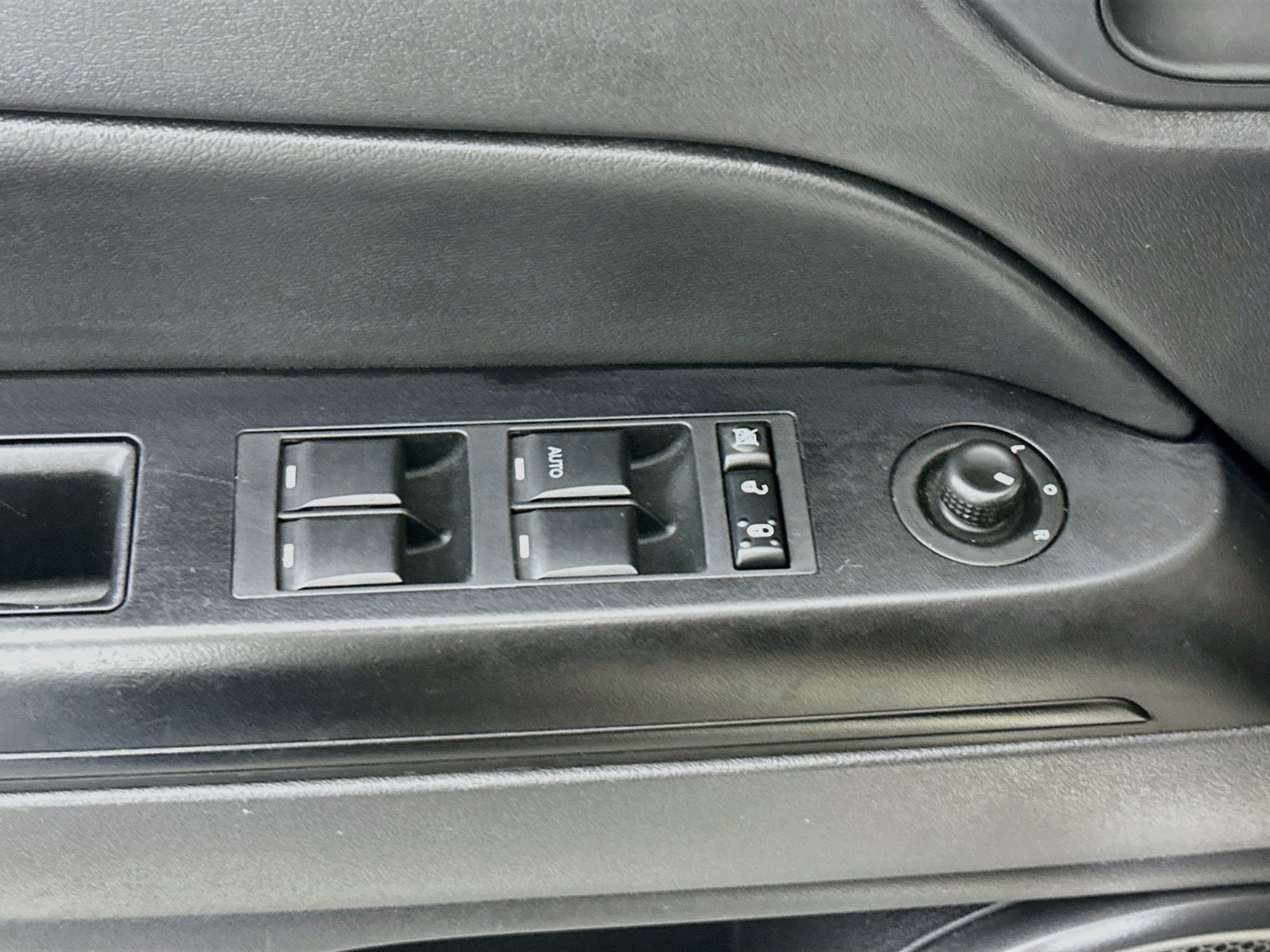 Used 2017 Jeep Patriot High Altitude AWD/4WD image 16