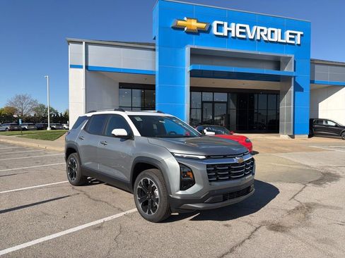 New 2026 Chevrolet Equinox LT FWD image 1