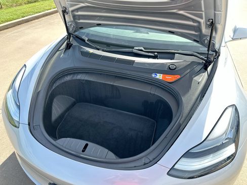 Used 2018 Tesla Model 3 Long Range RWD image 26