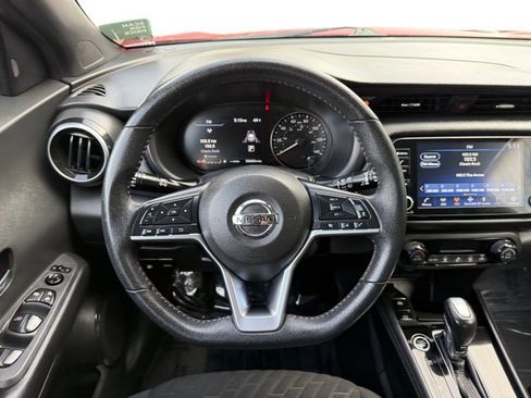 Used 2021 Nissan Kicks SR image 14