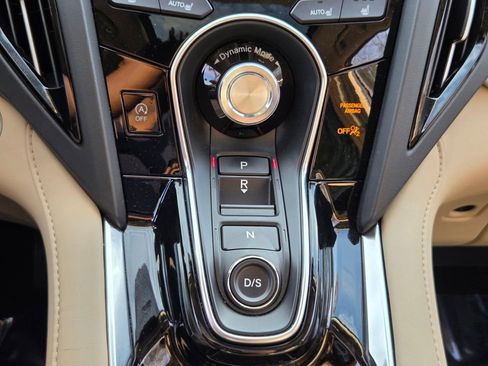 Used 2024 Acura RDX SH-AWD image 23