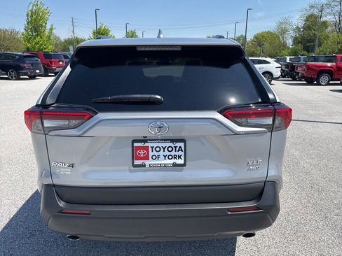 Used 2025 Toyota RAV4 XLE w/ Convenience Package AWD/4WD image 4