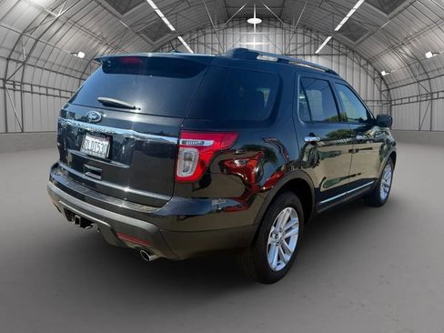 Used 2015 Ford Explorer XLT w/ Equipment Group 201B FWD image 6