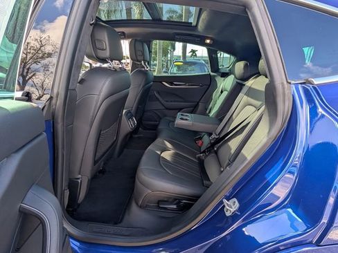 Used 2022 Maserati Levante Modena AWD/4WD image 6