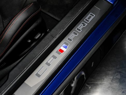 Used 2018 Chevrolet Camaro ZL1 image 49