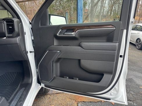 New 2025 GMC Sierra 1500 Elevation image 46