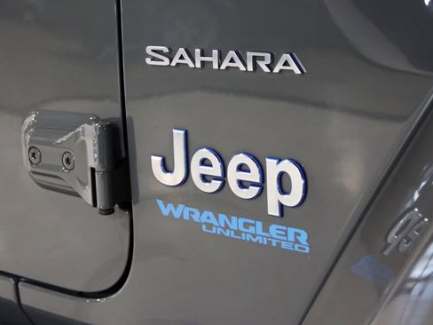 Used 2022 Jeep Wrangler Unlimited Sahara w/ Cold Weather Group image 14