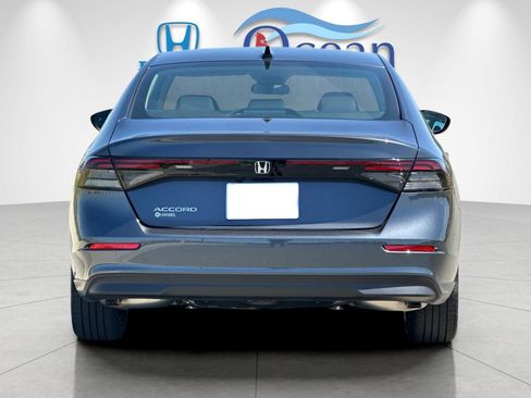 Used 2025 Honda Accord SE image 4