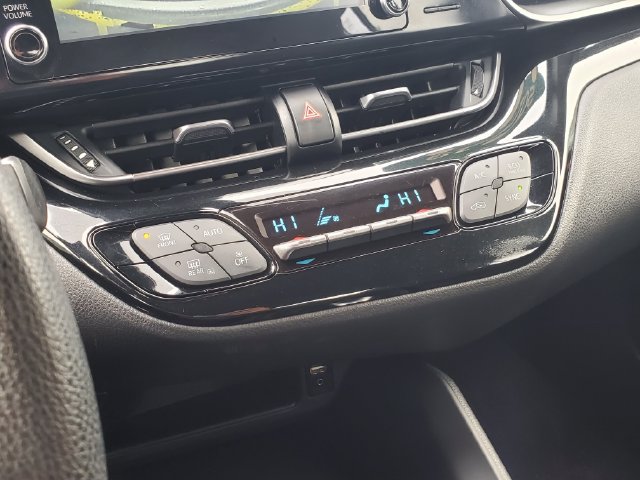 Used 2019 Toyota C-HR LE FWD image 29