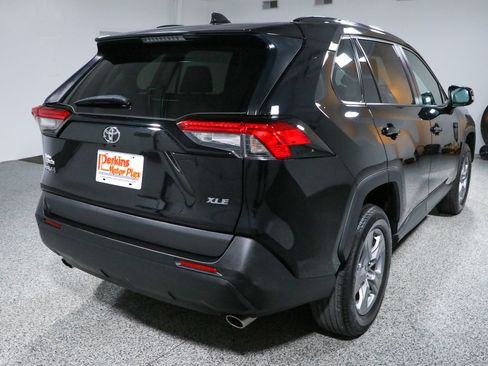 Used 2022 Toyota RAV4 XLE FWD image 7