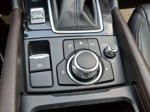 Used 2018 MAZDA MAZDA3 Touring FWD image 23