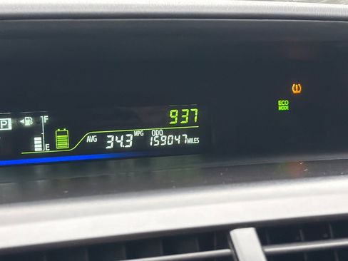 Used 2014 Toyota Prius V Five image 31