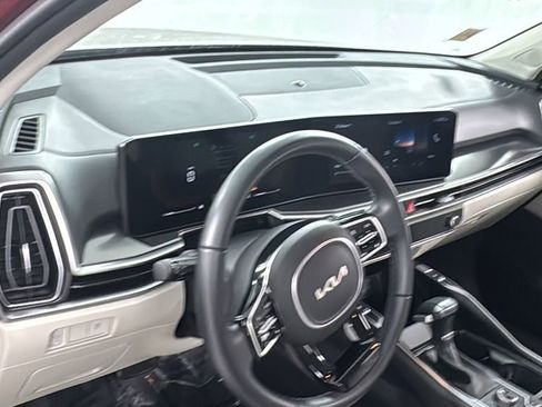 Used 2025 Kia Sorento S image 35