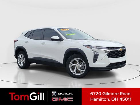 Used 2024 Chevrolet Trax LS w/ LS Convenience Package FWD image 1