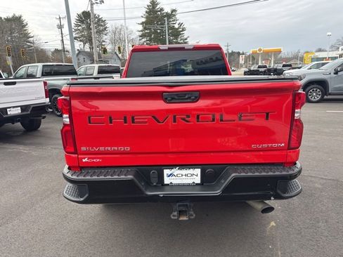 Used 2020 Chevrolet Silverado 2500 Custom w/ Custom Value Package image 4