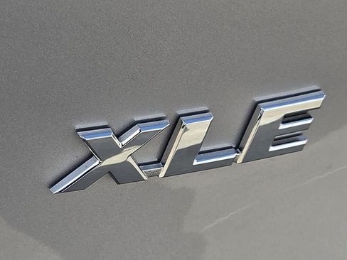 Used 2025 Toyota RAV4 XLE FWD image 11