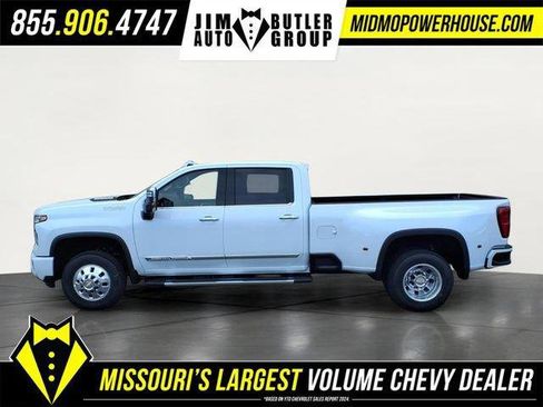 New 2026 Chevrolet Silverado 3500 High Country w/ High Country Premium Package AWD/4WD image 2