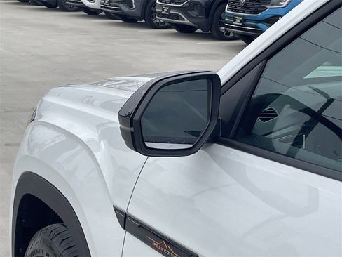 New 2025 Volkswagen Atlas Peak Edition SE image 10