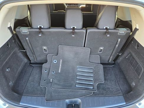 Used 2022 Nissan Pathfinder SV image 13