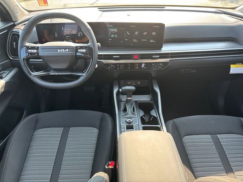 New 2026 Kia Sorento LX FWD image 23