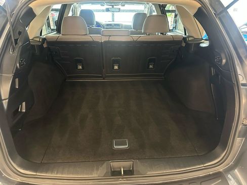 Used 2019 Subaru Outback 2.5i Premium w/ Popular Package #2 AWD/4WD image 18