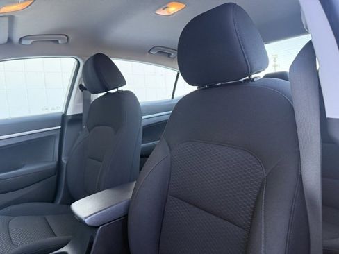 Used 2020 Hyundai Elantra SE w/ Cargo Package (C1) image 5