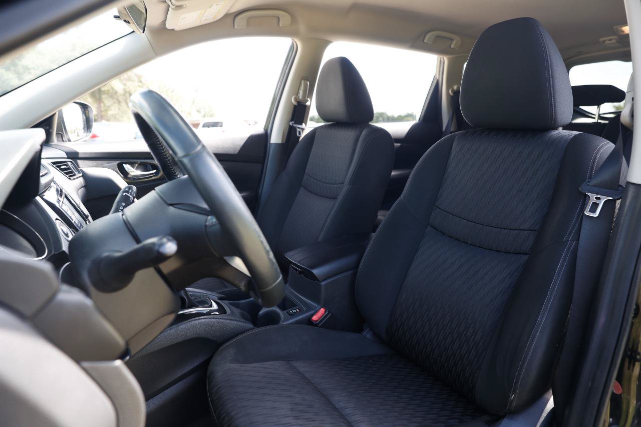 Used 2018 Nissan Rogue SV AWD/4WD image 6