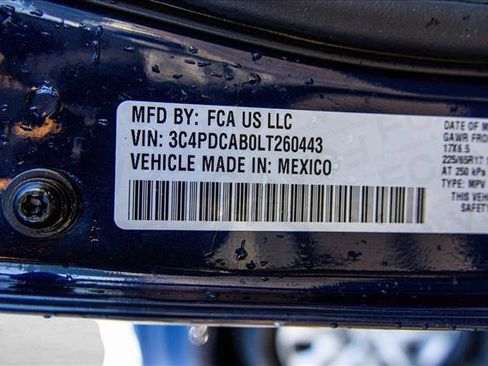 Used 2020 Dodge Journey SE image 26