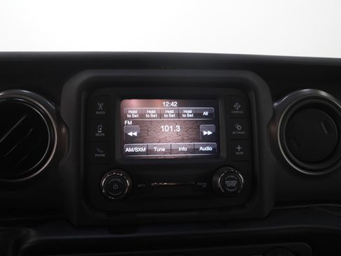 Used 2021 Jeep Wrangler Sport AWD/4WD image 19